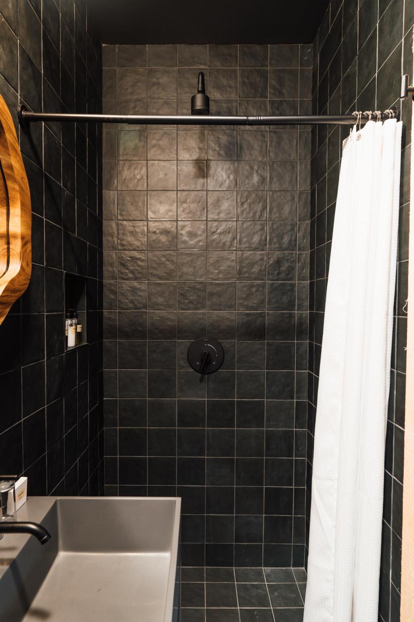 Awol Stowe Hotel Bagian luar foto